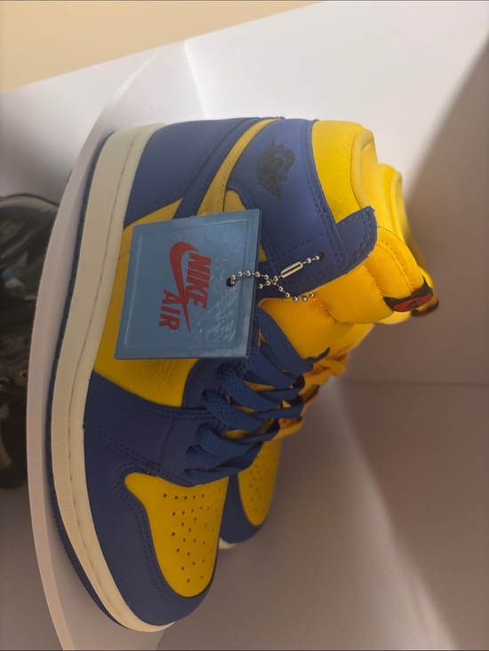 Nike Shoes - Nike High-Top Sneakers in Blue & Yellow